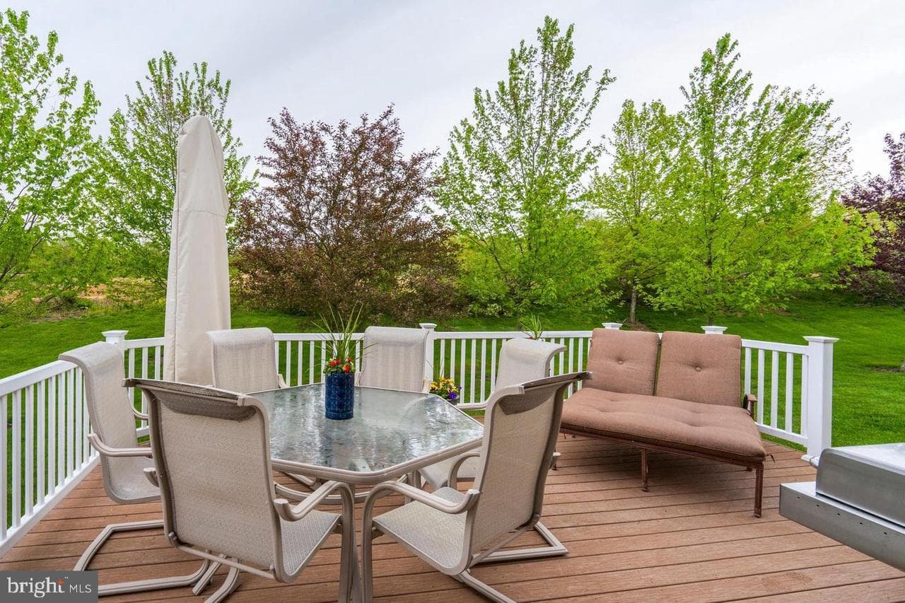 458 Peters Way photo 31