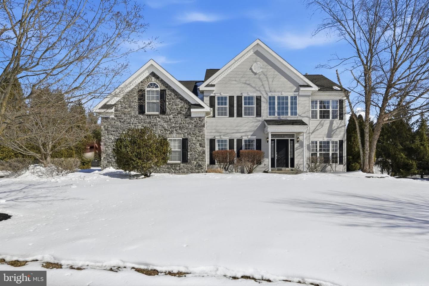 727 Sourwood Lane photo 2