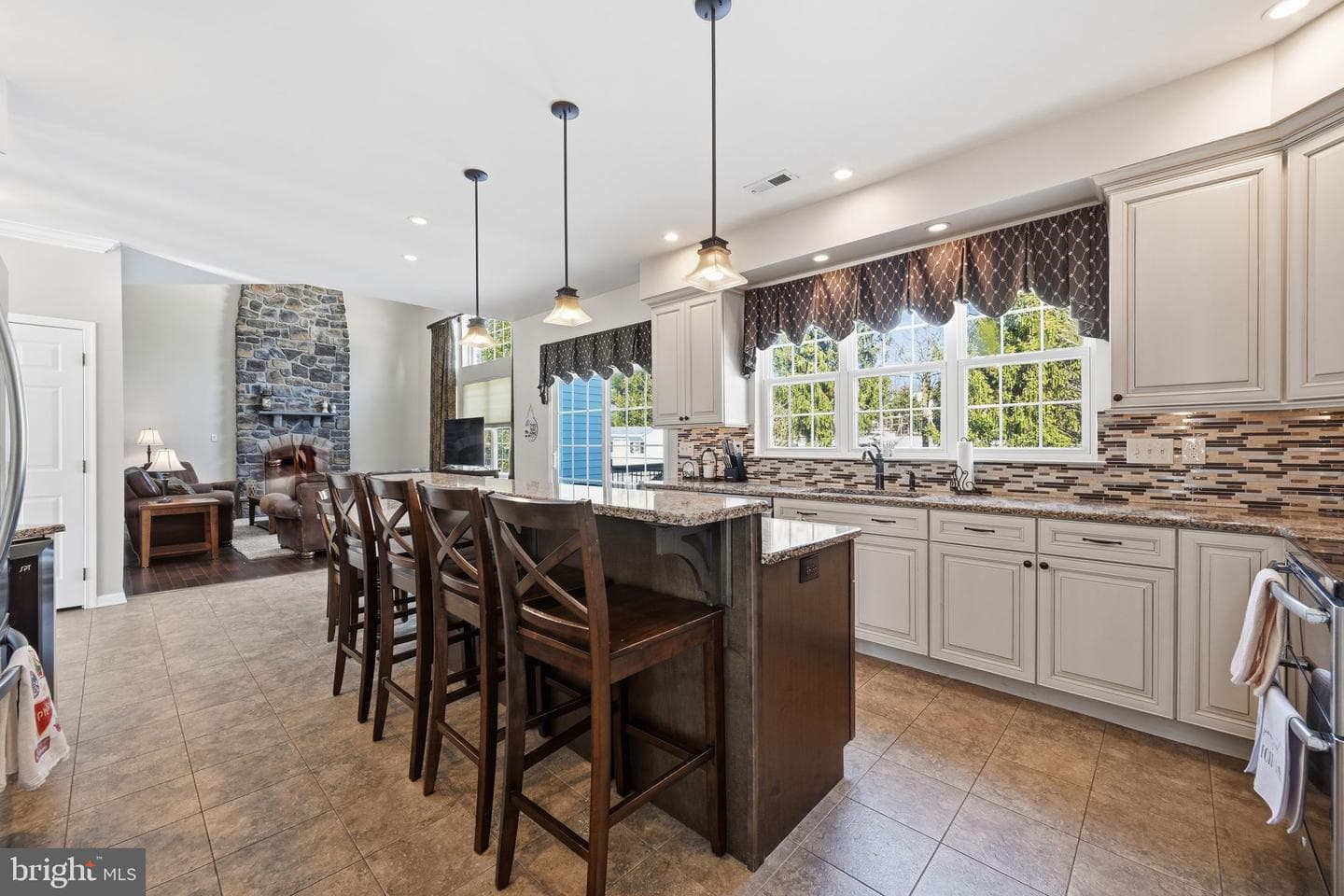 727 Sourwood Lane photo 8