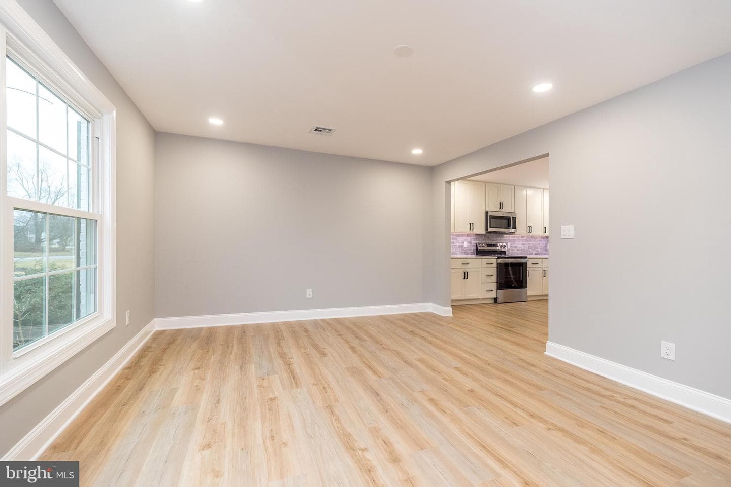 61 S Park Avenue photo 13