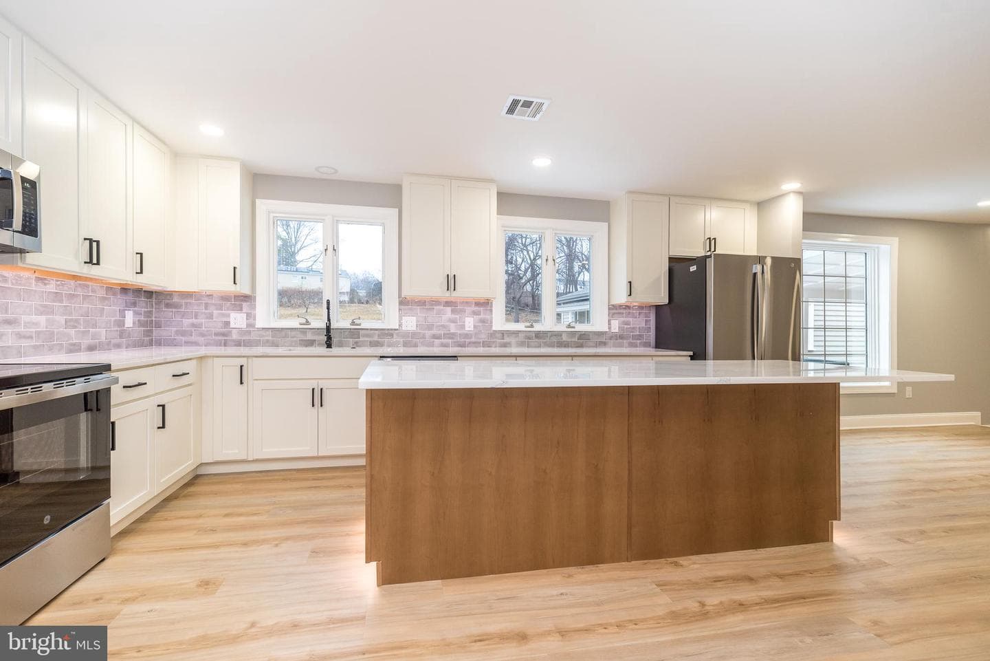 61 S Park Avenue photo 16