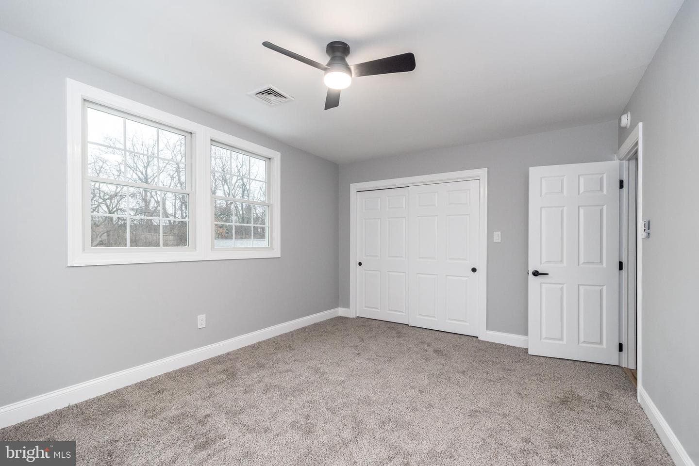 61 S Park Avenue photo 32