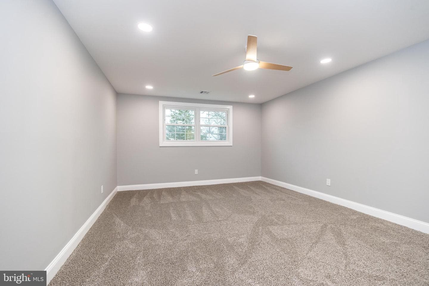 61 S Park Avenue photo 38