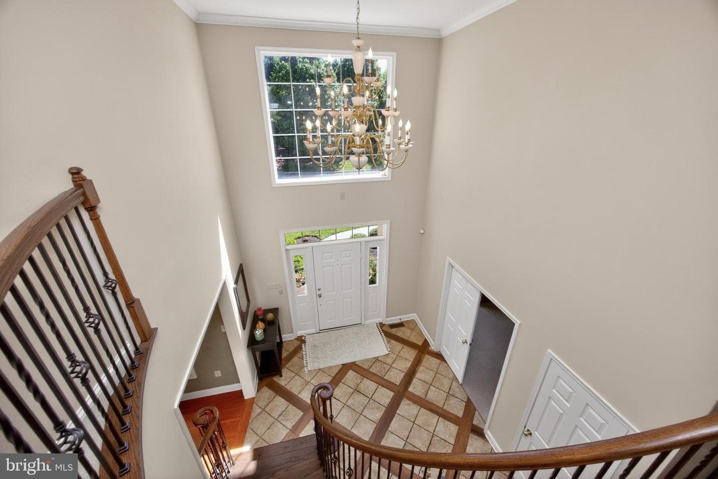 552 Longfellow Lane photo 13