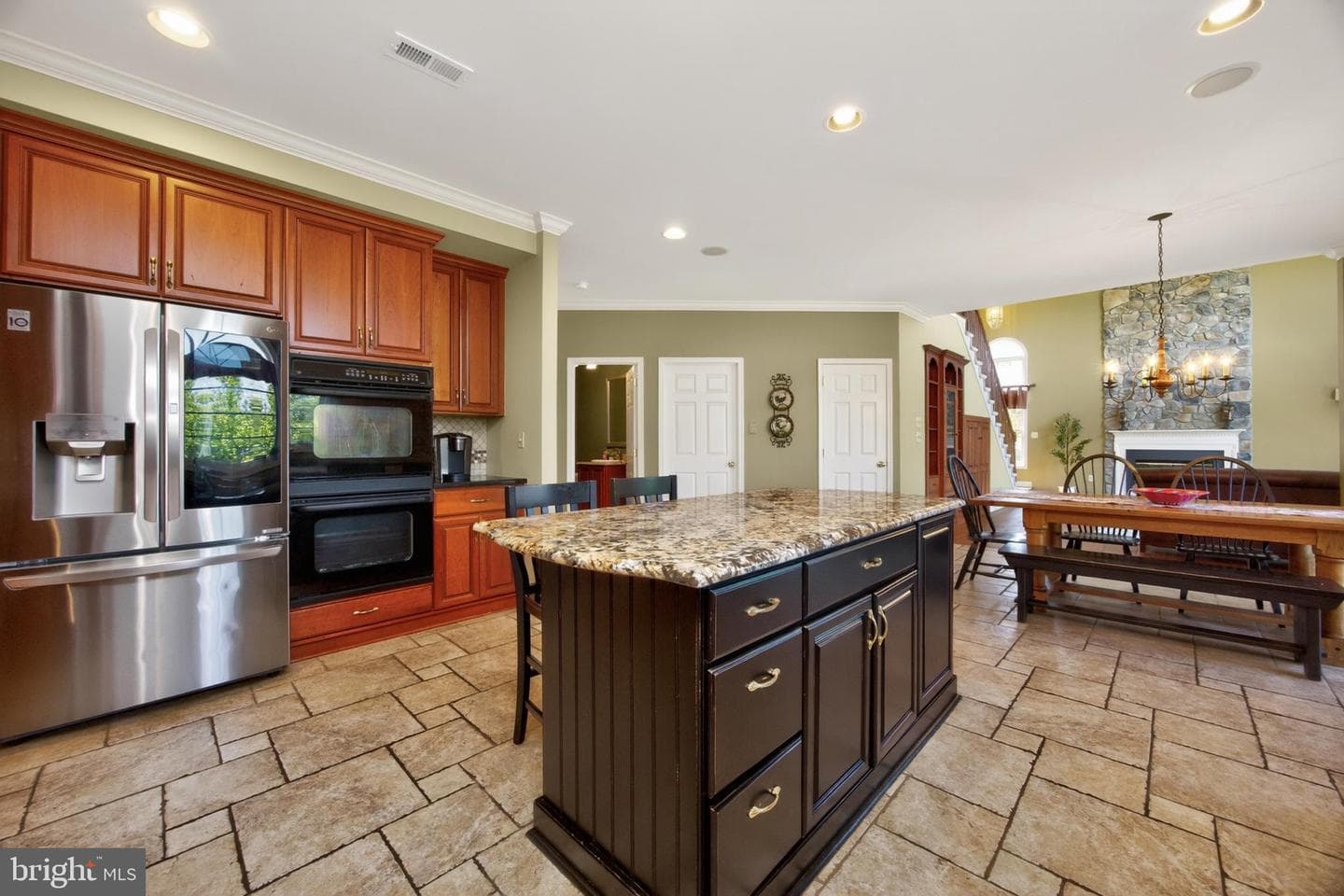 552 Longfellow Lane photo 23