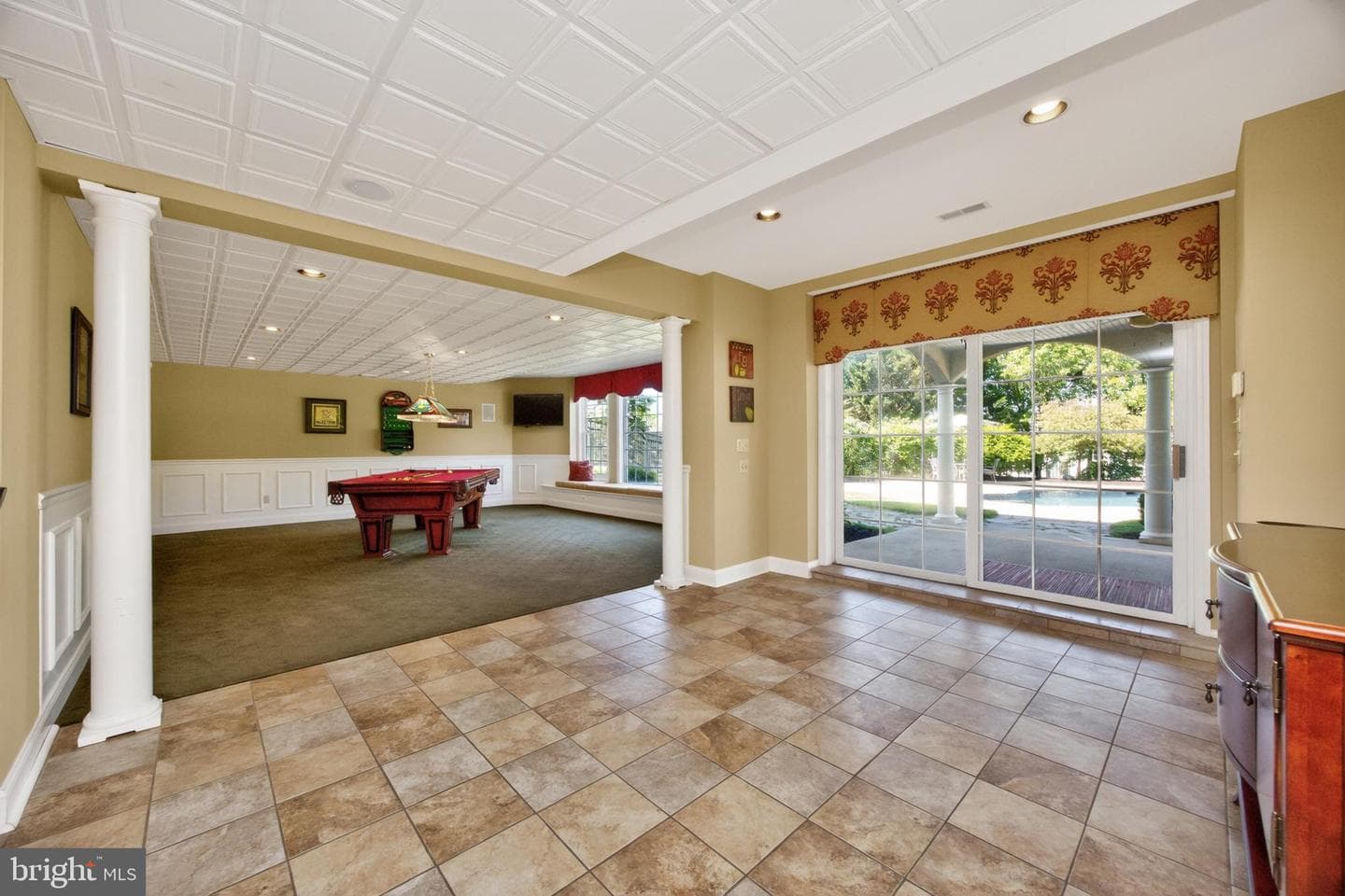 552 Longfellow Lane photo 42