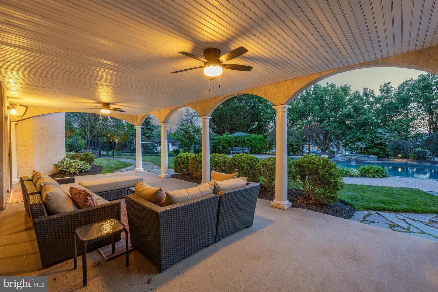 552 Longfellow Lane photo 45