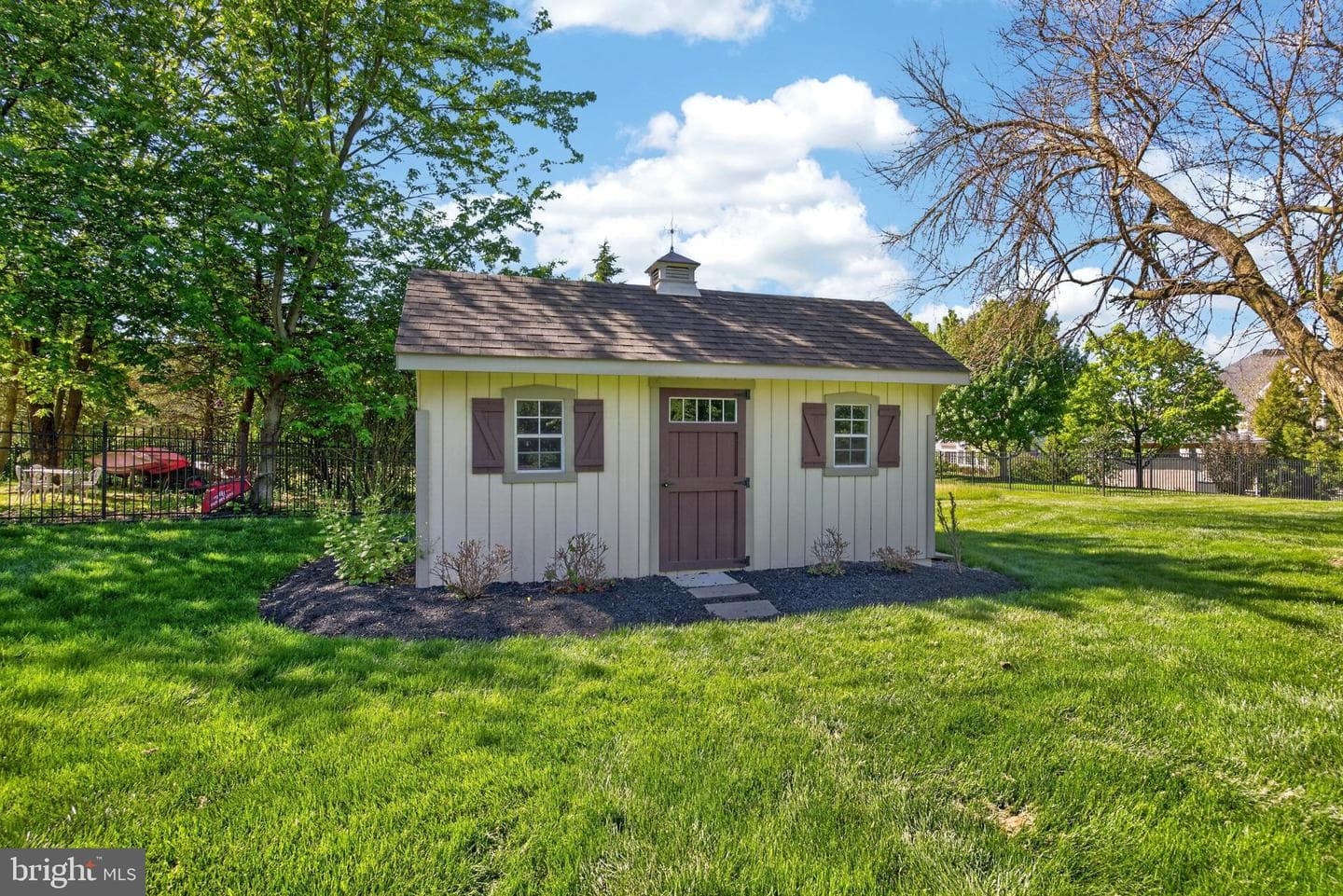 552 Longfellow Lane photo 60