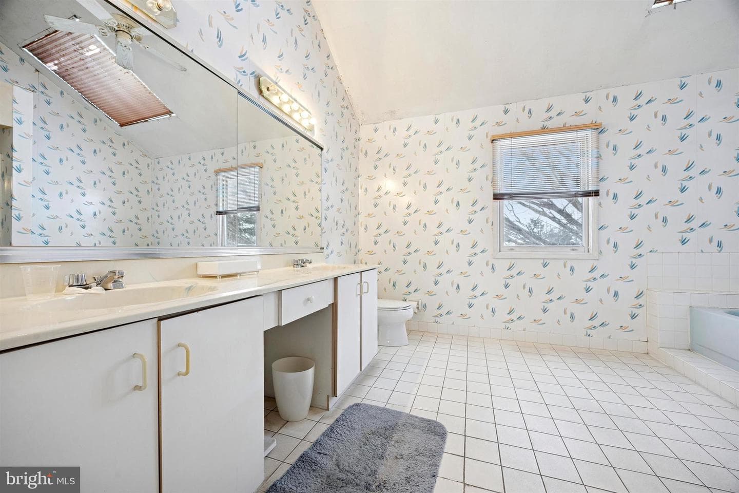 1733 Brittany Drive photo 19