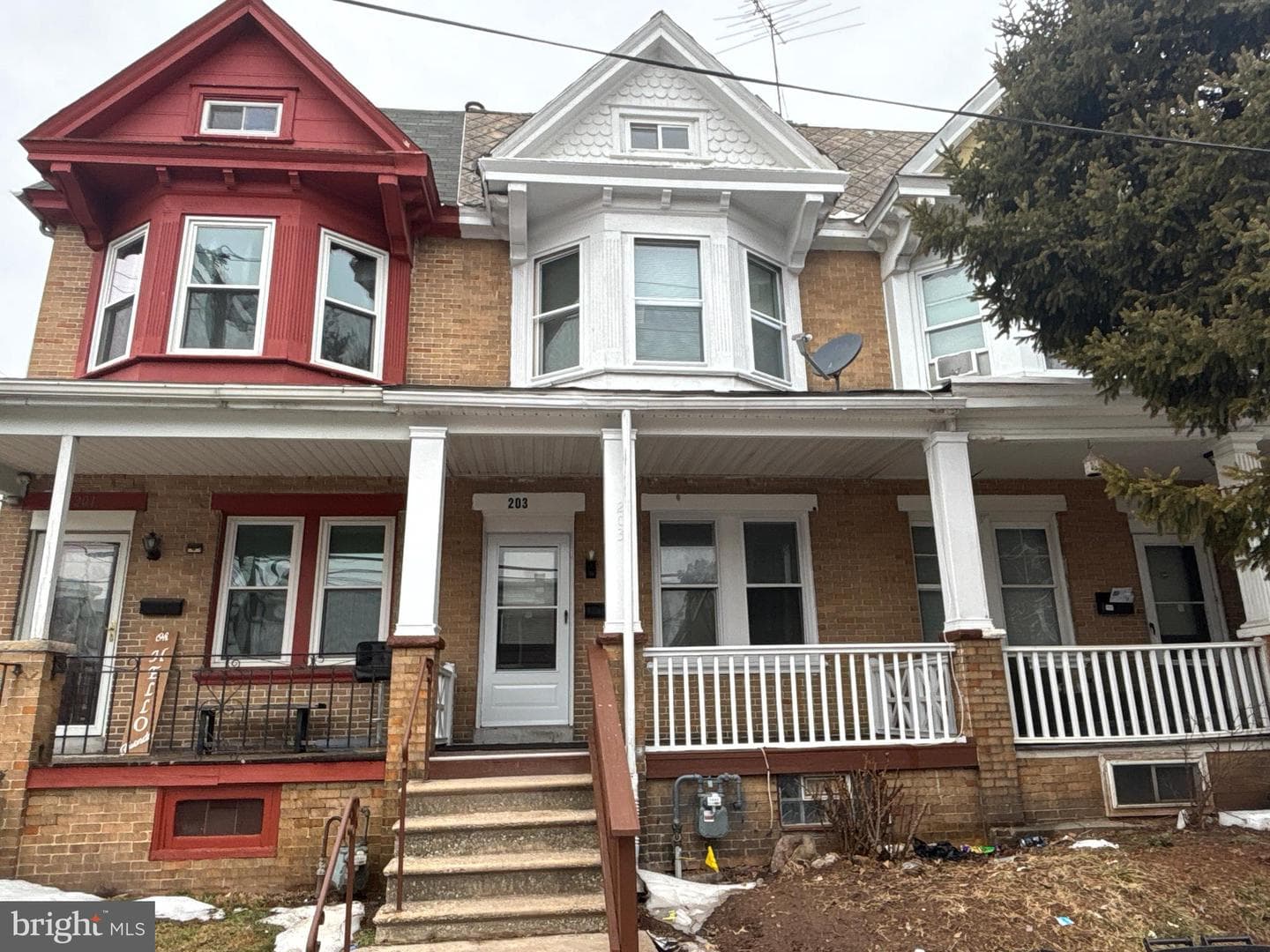 203 Chain Street photo 1