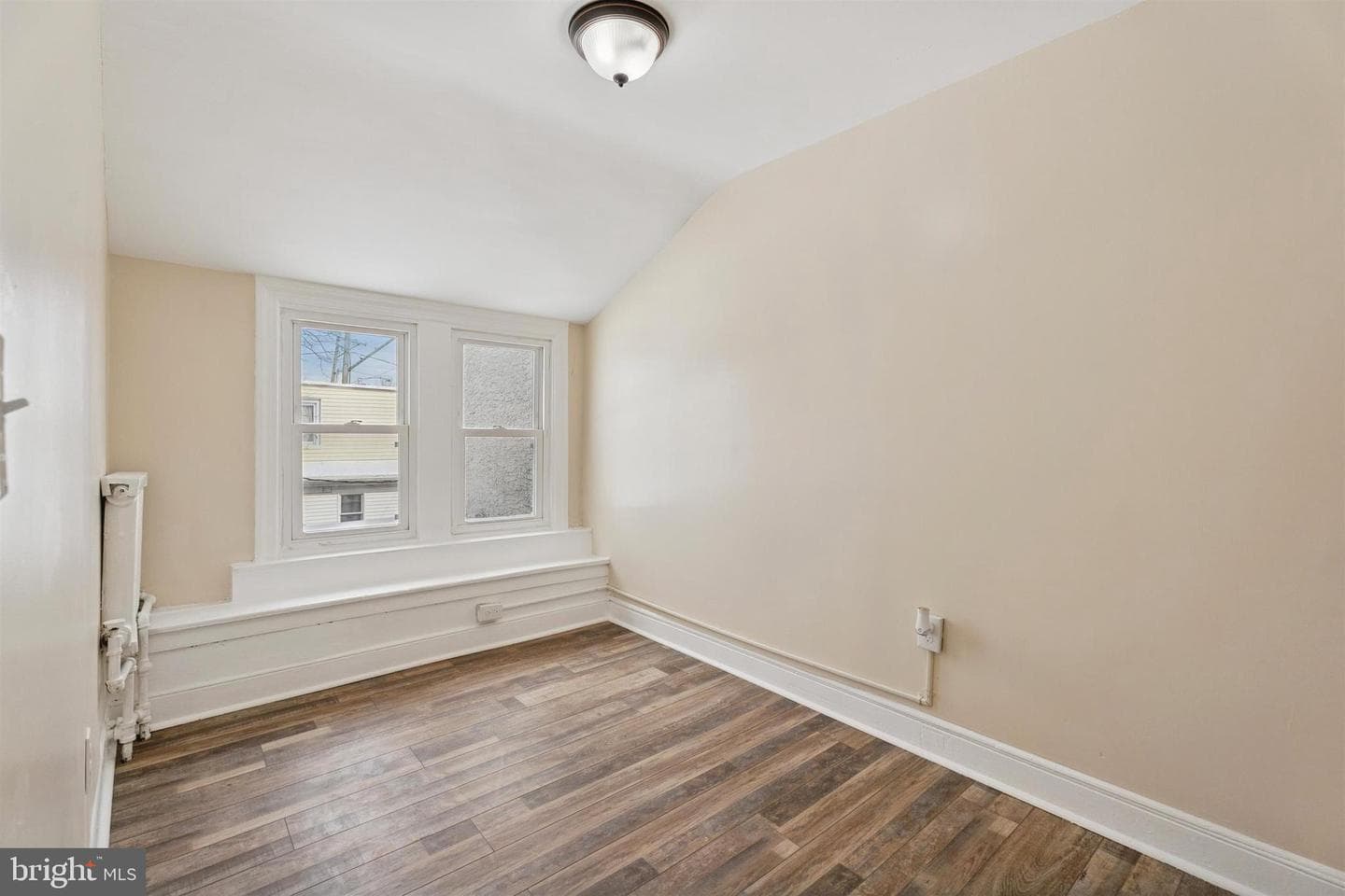 103 W 3rd Street photo 16