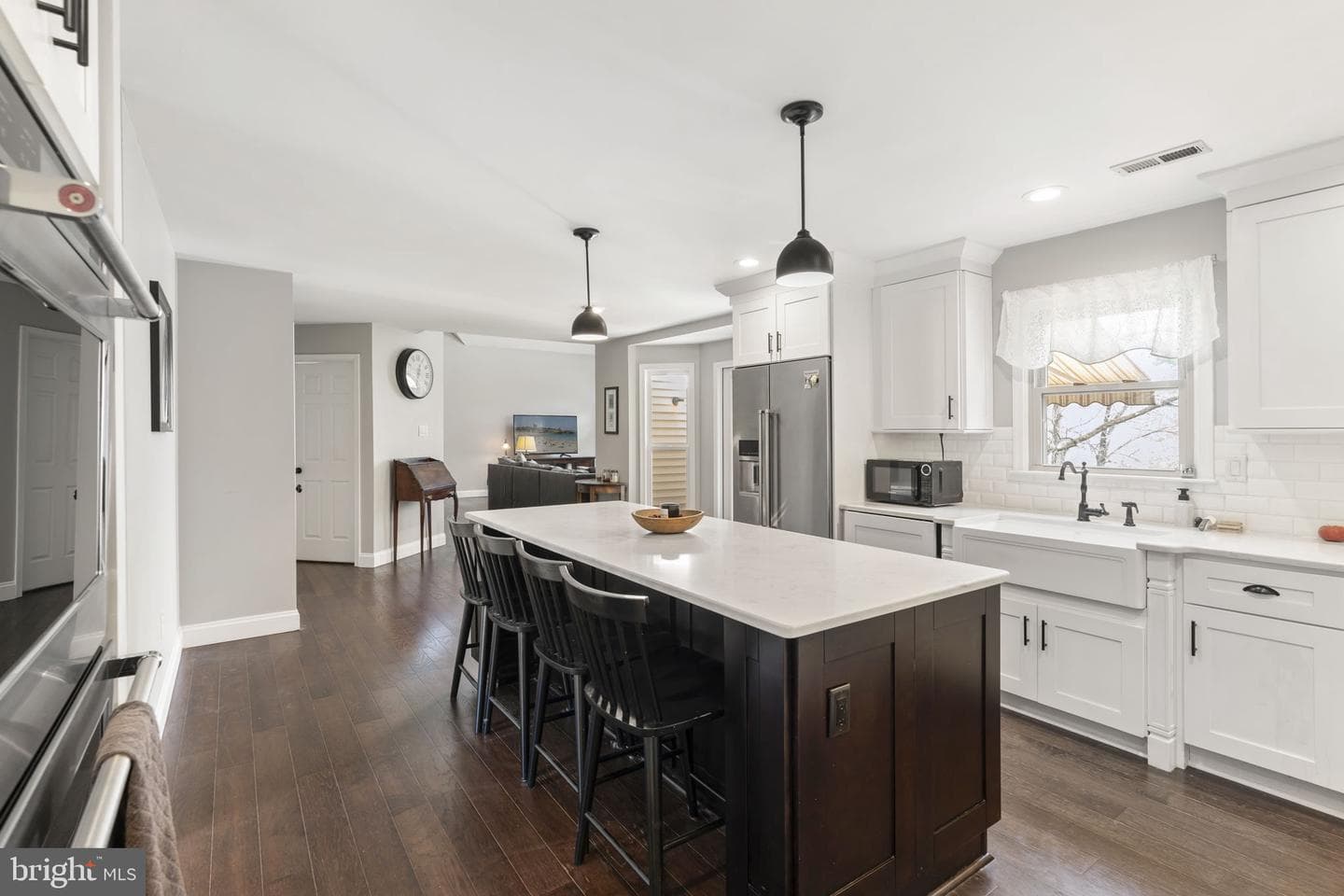 220 Richard Way photo 10
