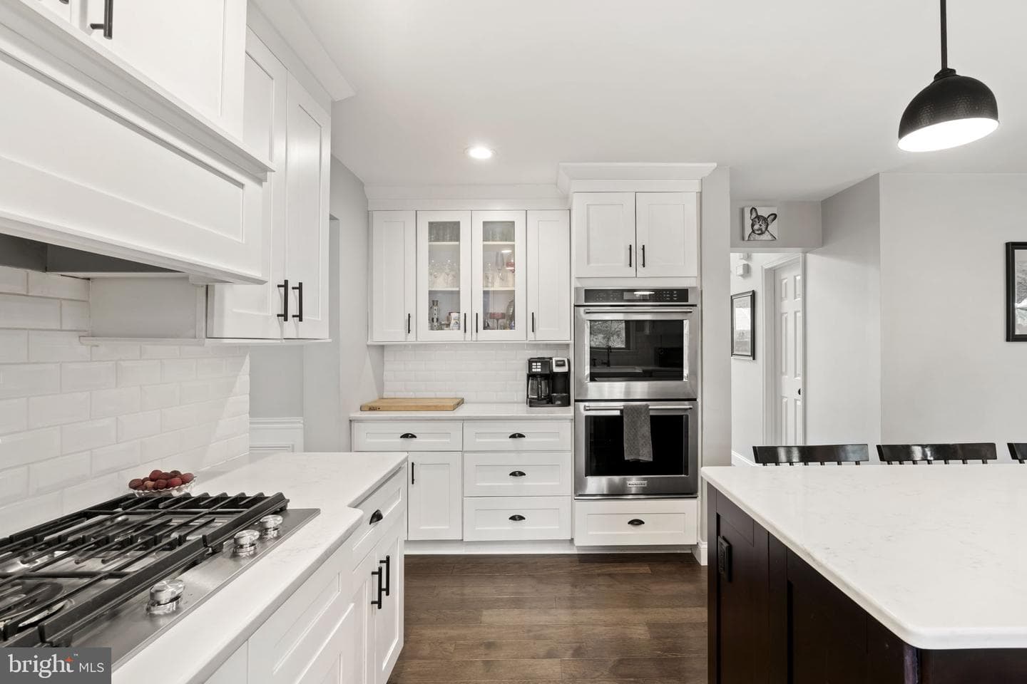 220 Richard Way photo 11