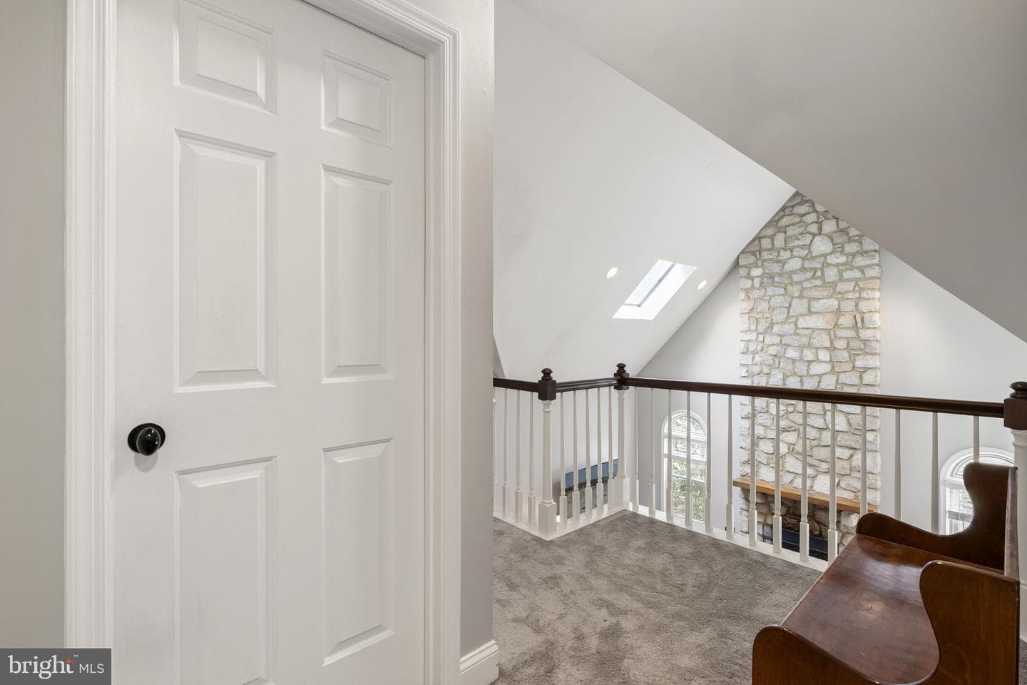 220 Richard Way photo 42