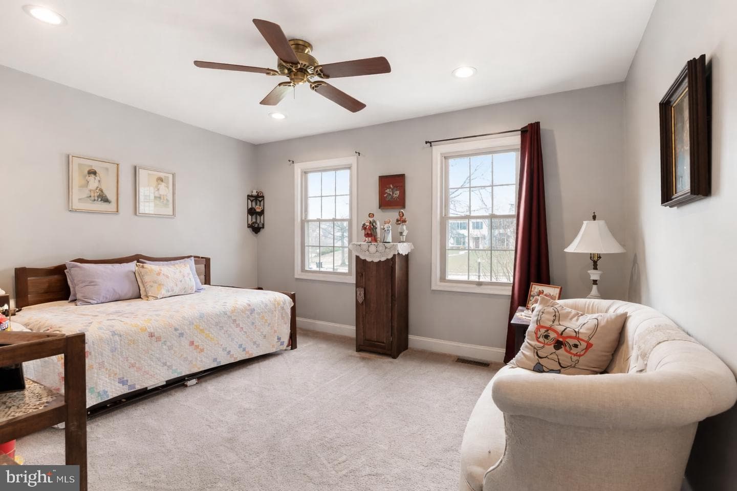 220 Richard Way photo 46