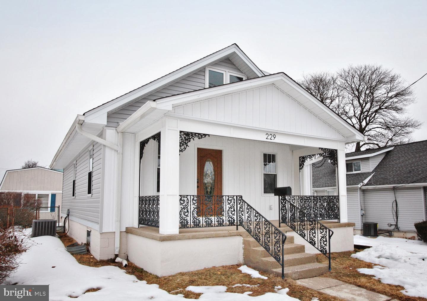 229 Warren Street photo 3