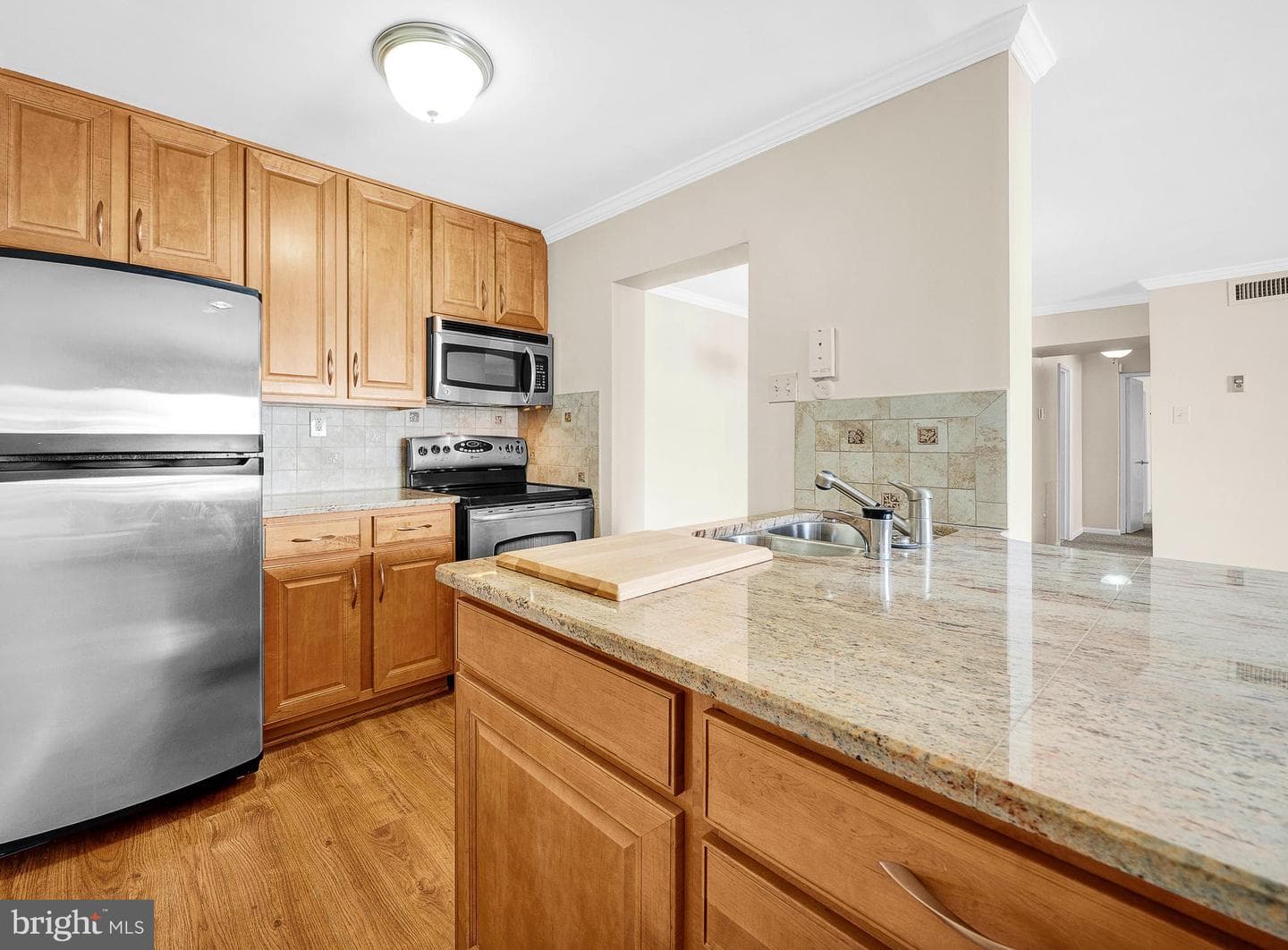 1570 The Fairway #411 E photo 12