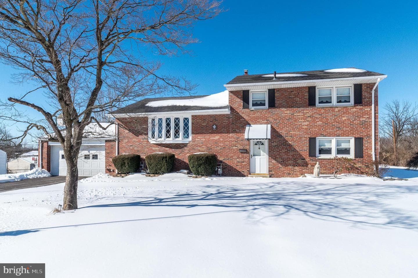 908 G Avenue photo 1