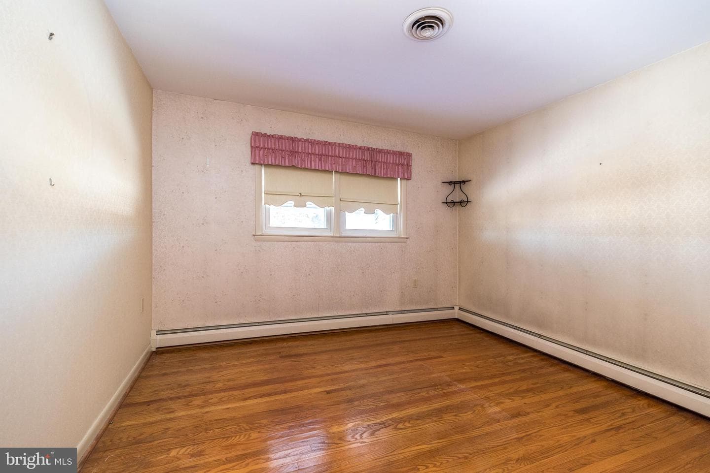 908 G Avenue photo 16