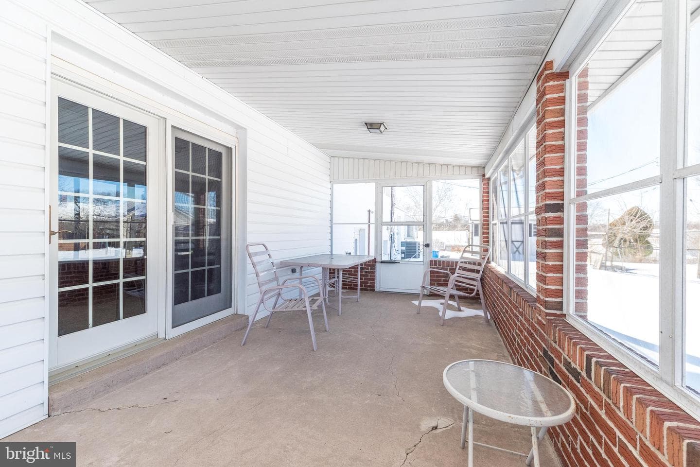 908 G Avenue photo 25