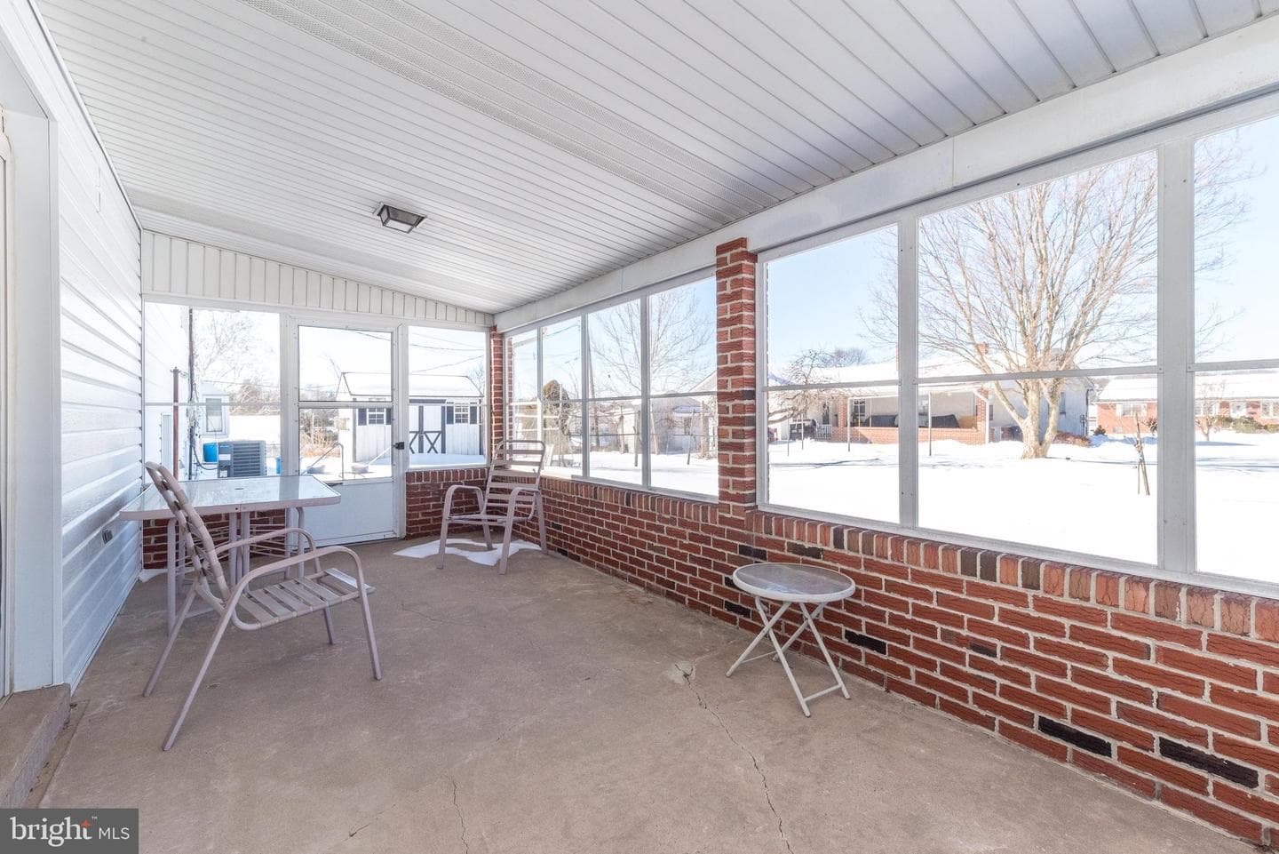 908 G Avenue photo 26