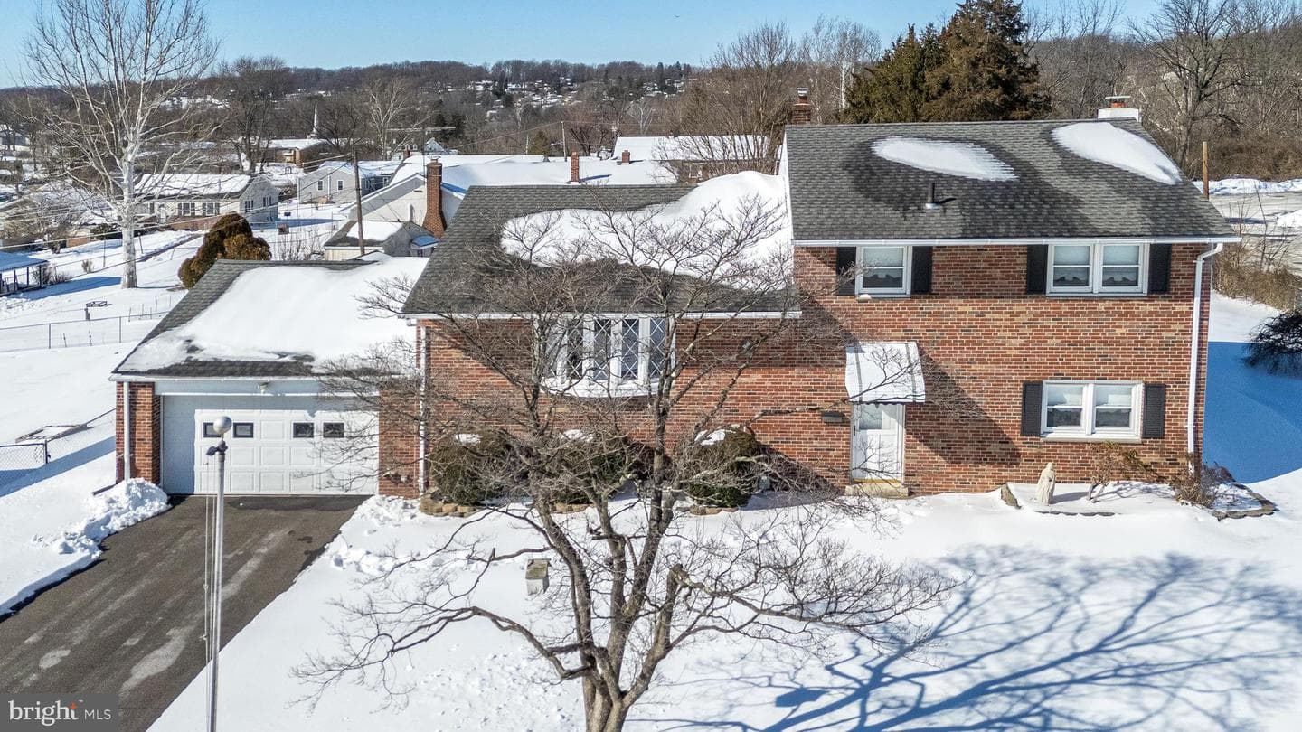 908 G Avenue photo 38