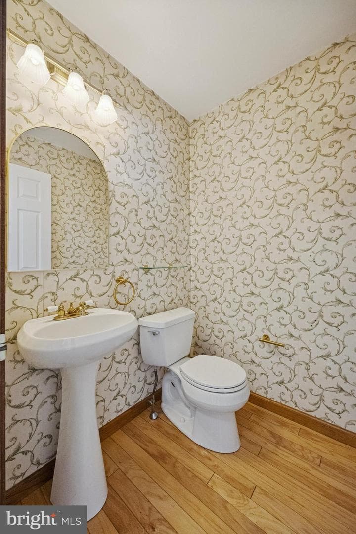 105 Susans Lane photo 19