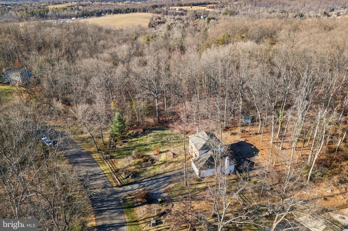 105 Susans Lane photo 4