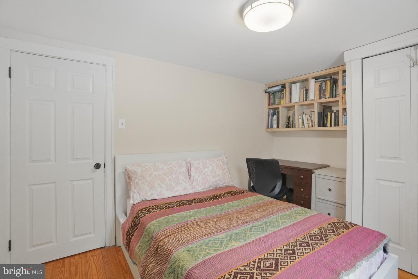 2037 Harts Lane photo 22