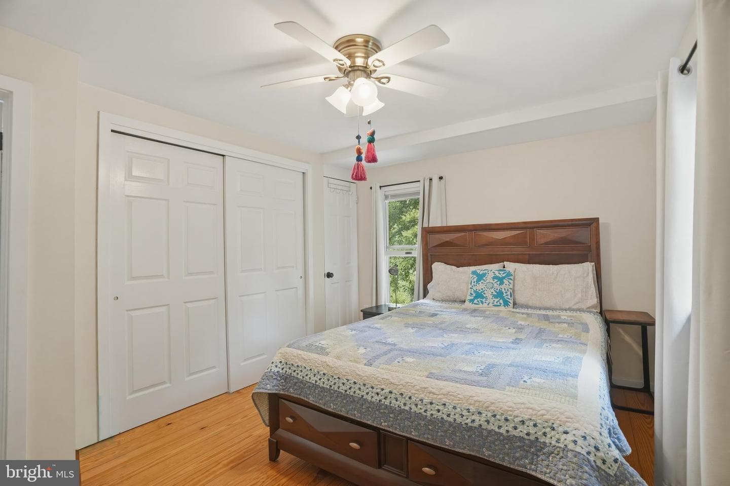 2037 Harts Lane photo 25