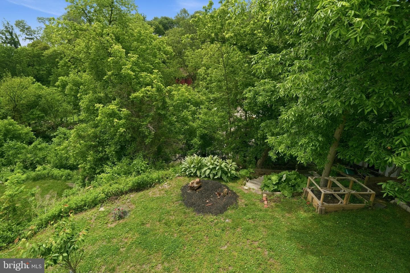 2037 Harts Lane photo 28