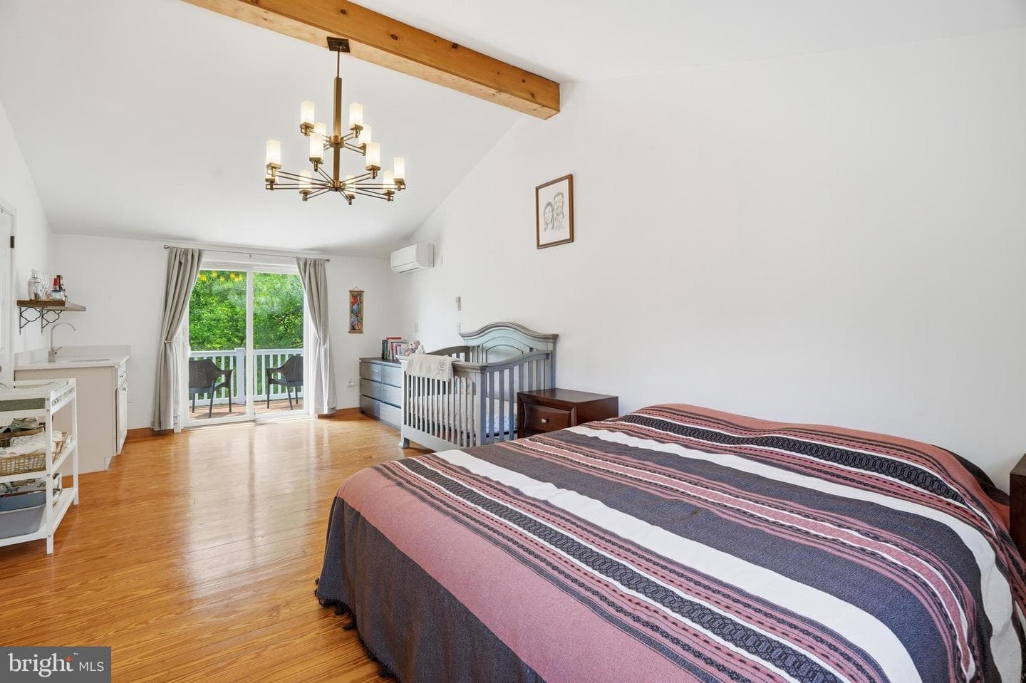 2037 Harts Lane photo 32