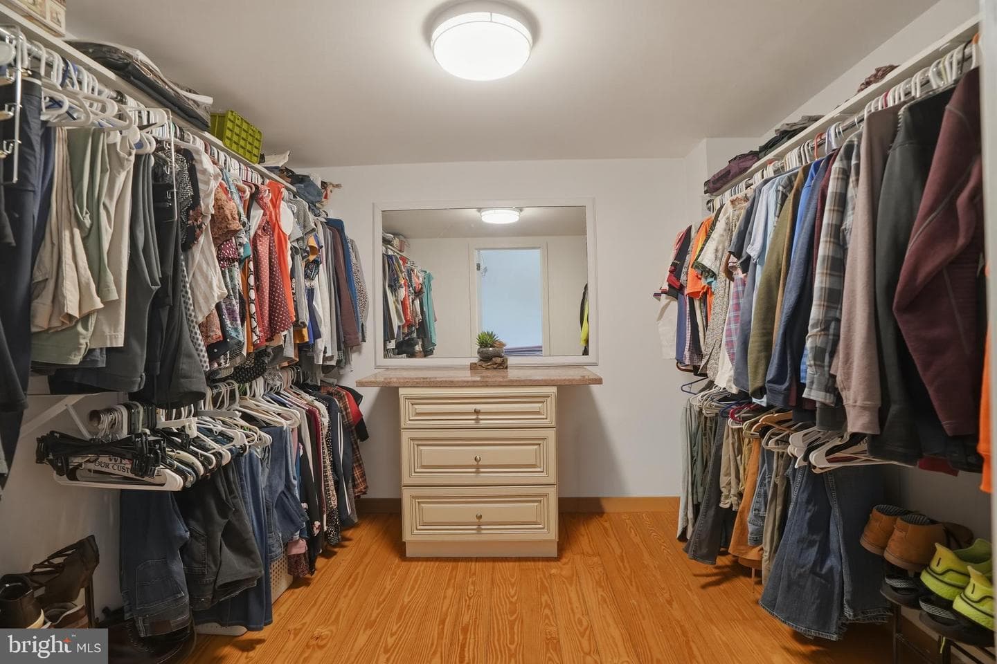 2037 Harts Lane photo 33