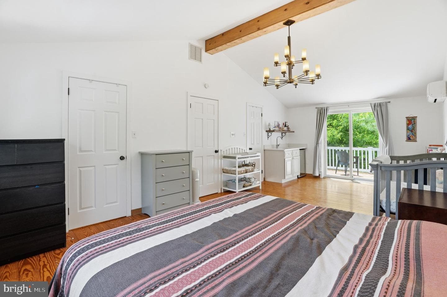 2037 Harts Lane photo 34