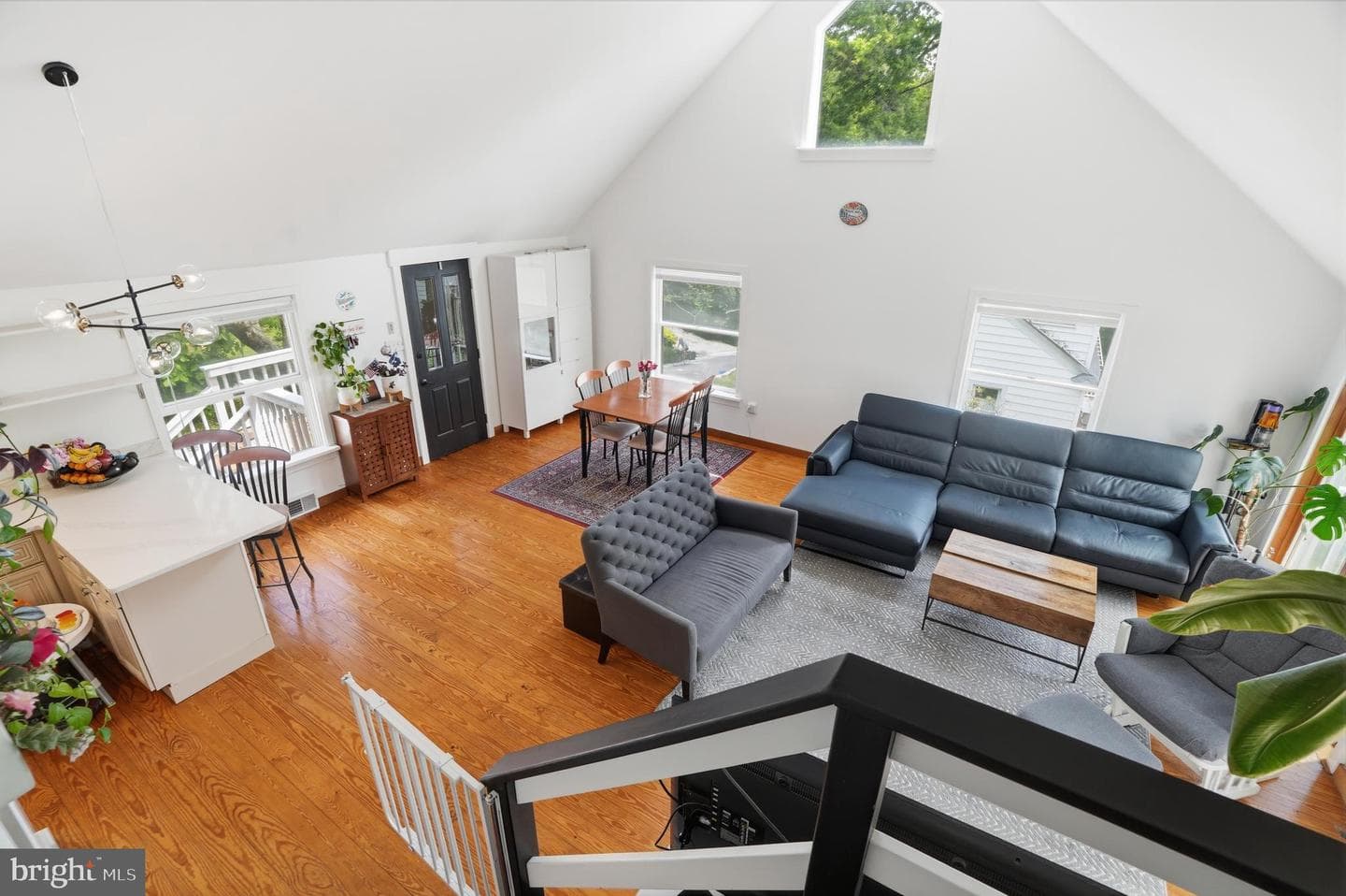 2037 Harts Lane photo 37