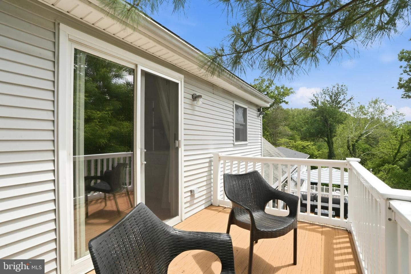 2037 Harts Lane photo 40
