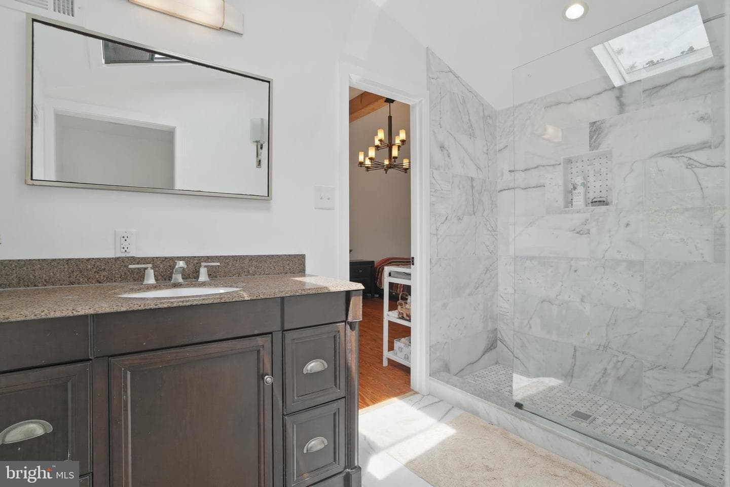 2037 Harts Lane photo 41