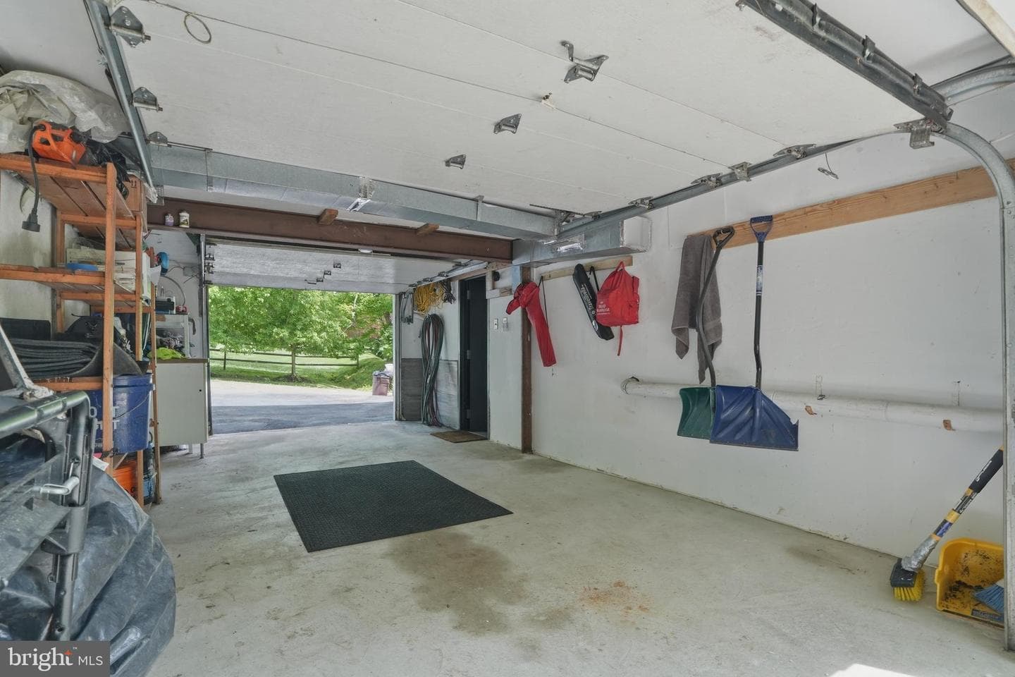 2037 Harts Lane photo 45
