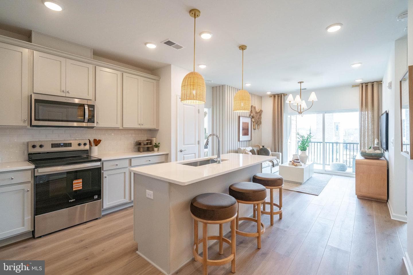 421 Washington Street #303 Hamilton