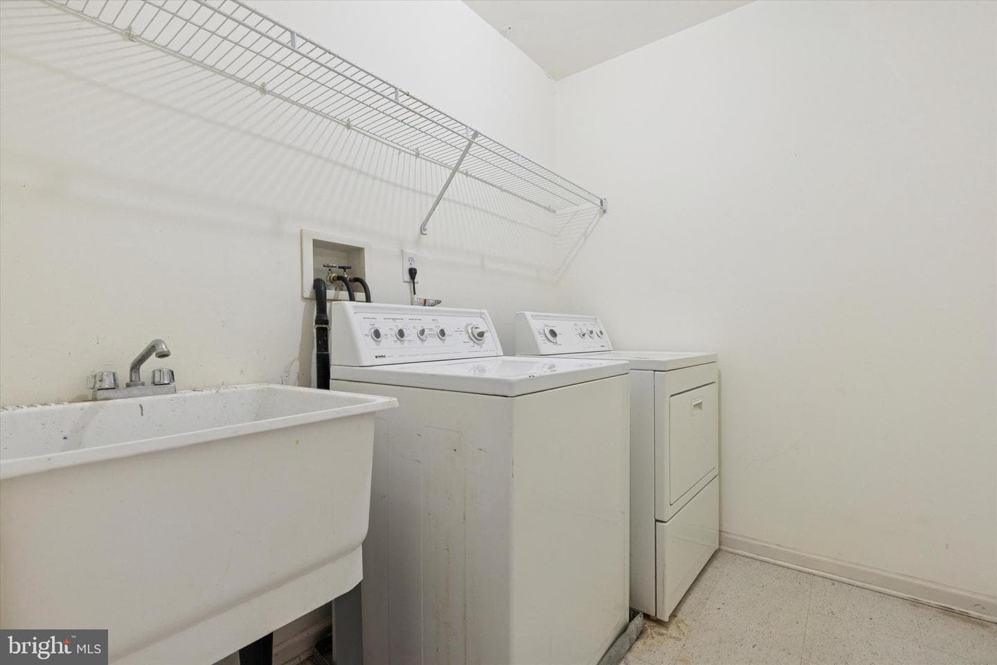 711 Bayonet Court photo 19