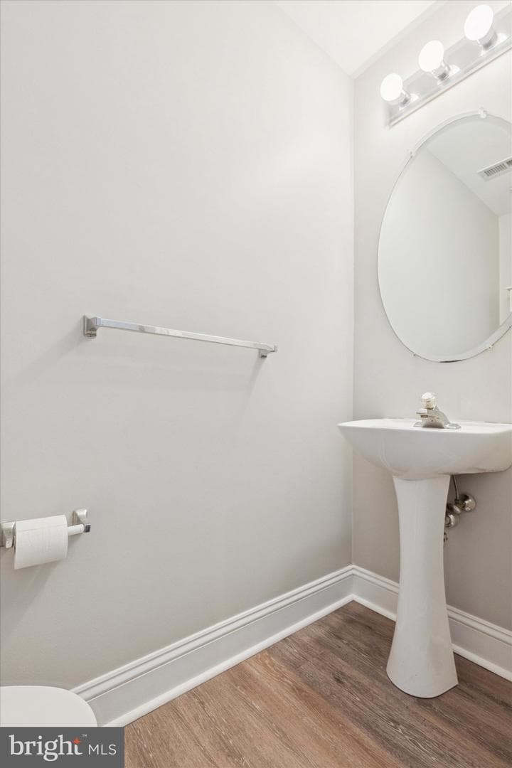 711 Bayonet Court photo 7