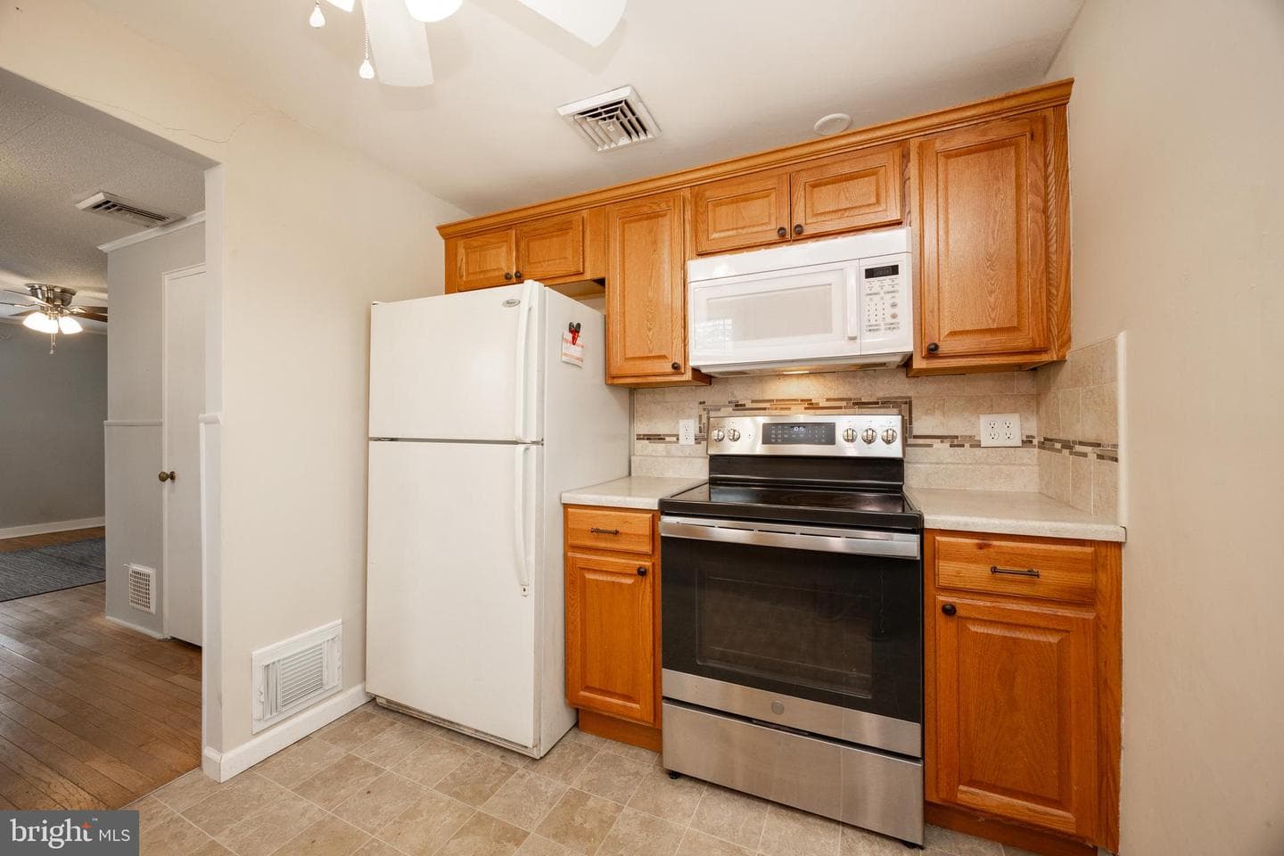 746 N Hanover Street photo 15