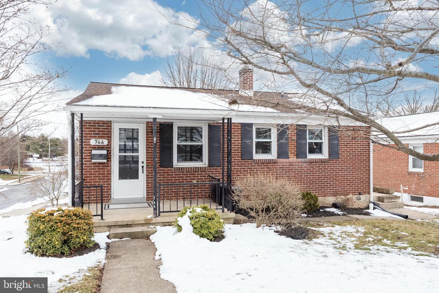746 N Hanover Street photo 2