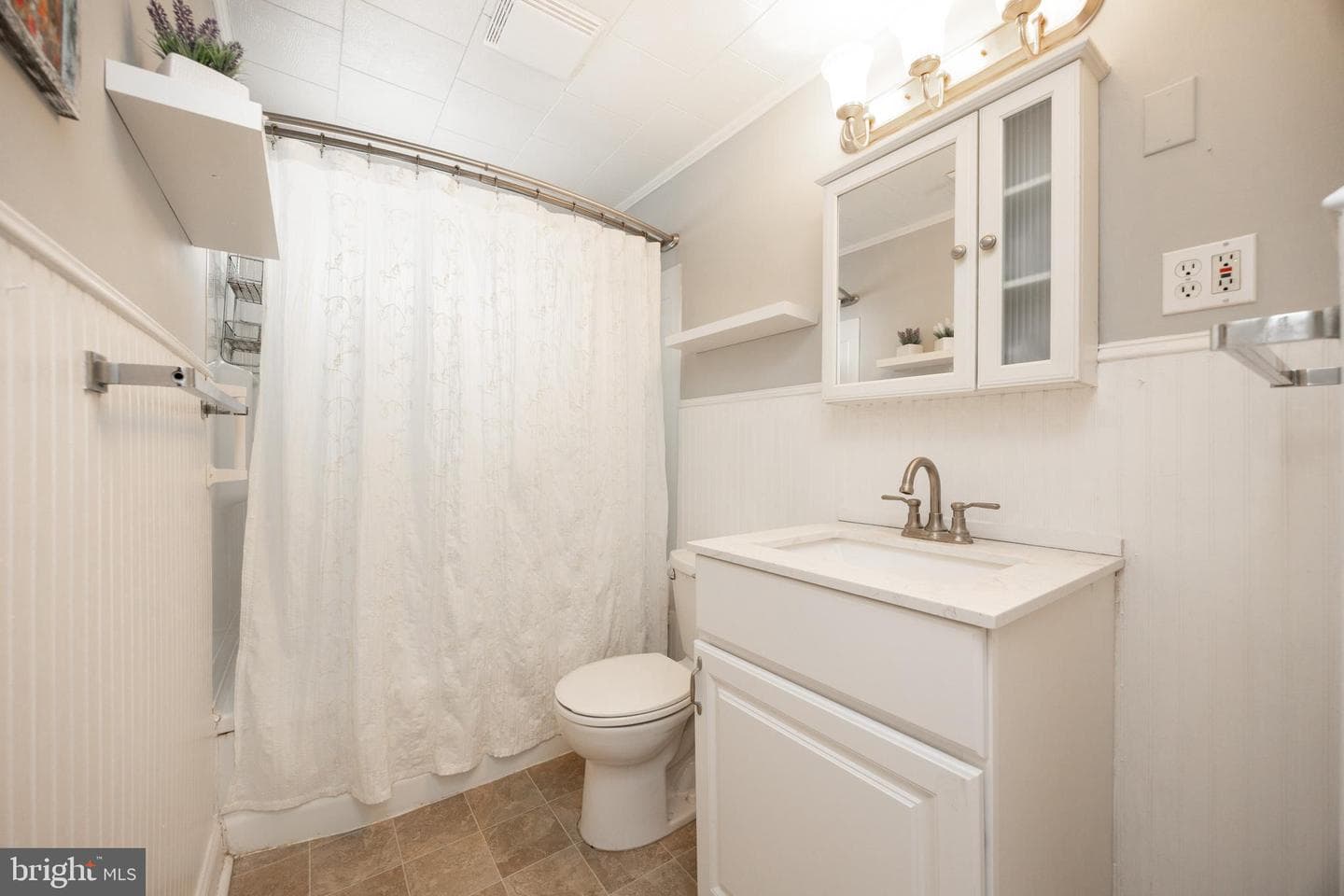 746 N Hanover Street photo 21