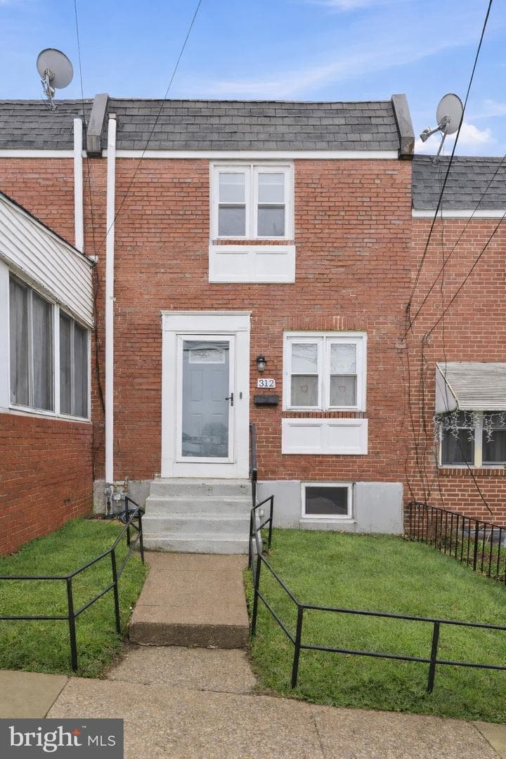 312 E Rambo Street photo 1