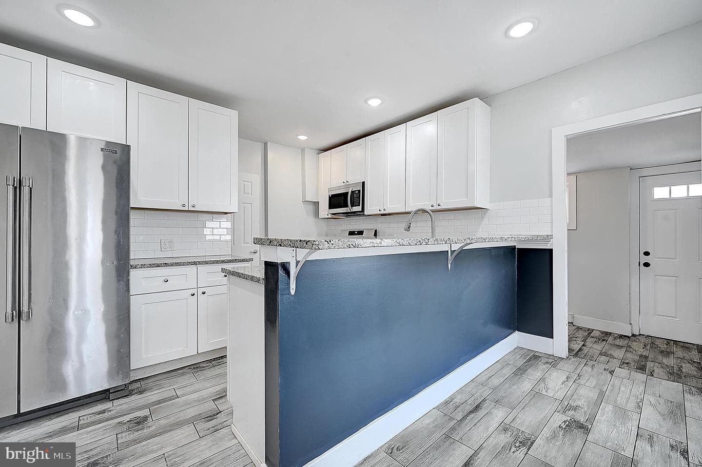 105 W Wood Street photo 7