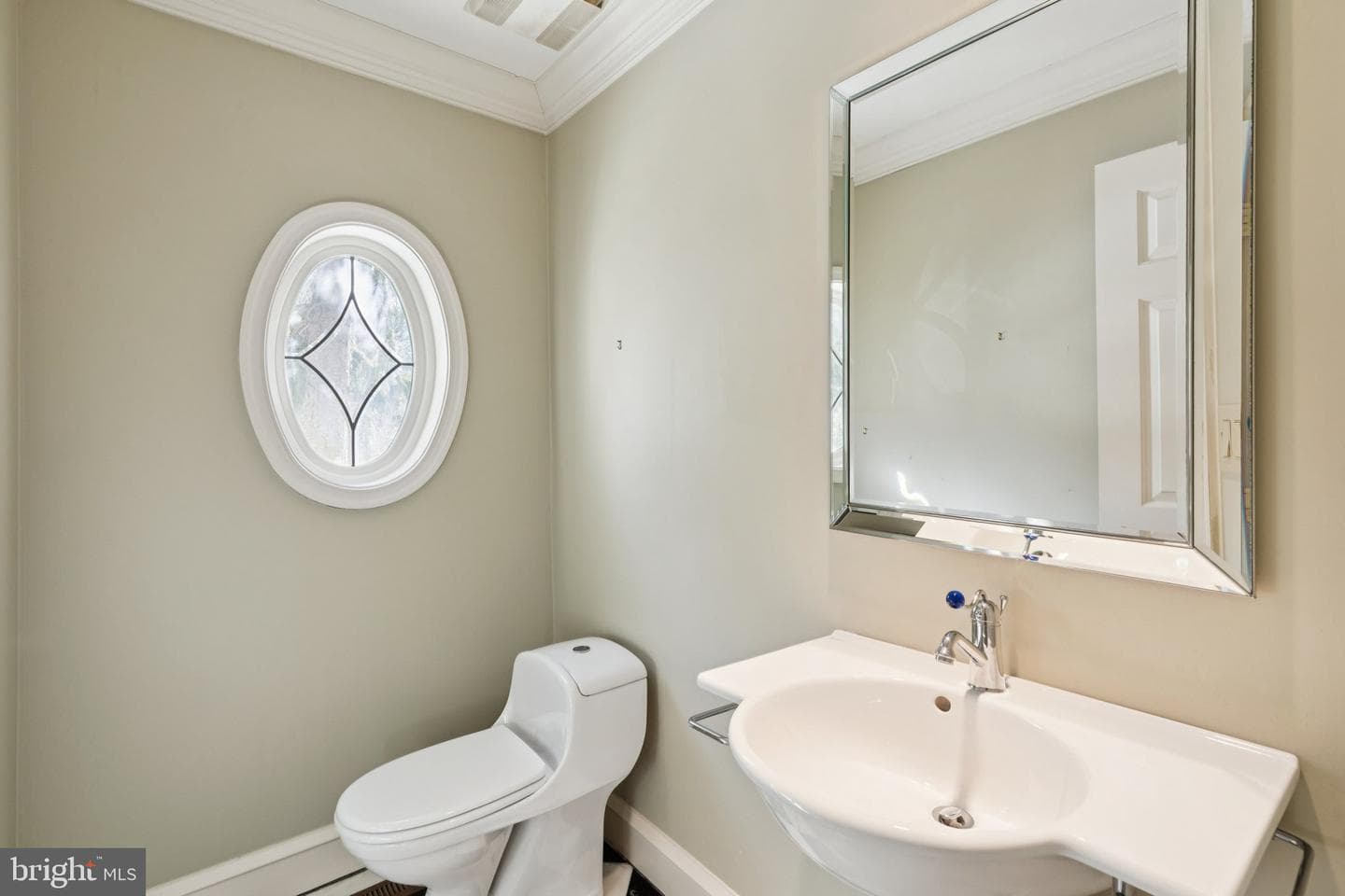 821 Oxford Crest photo 13