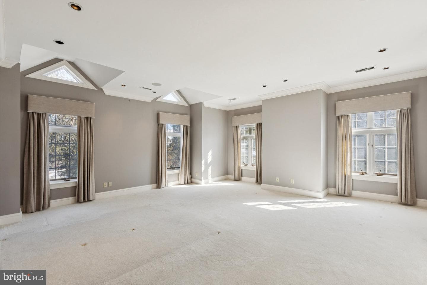 821 Oxford Crest photo 16