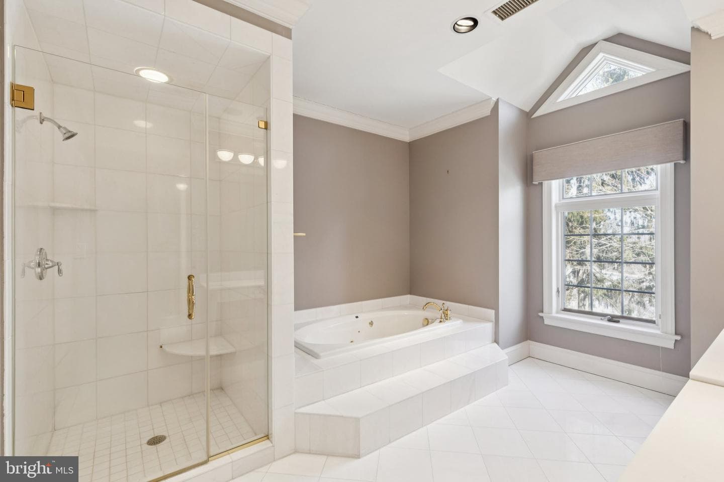 821 Oxford Crest photo 18