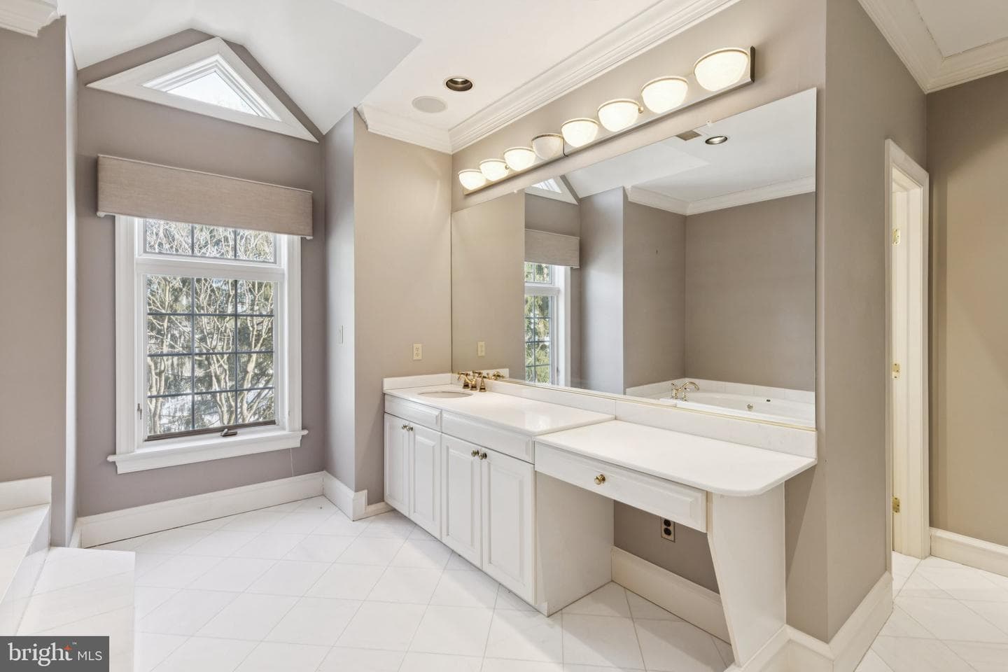 821 Oxford Crest photo 19